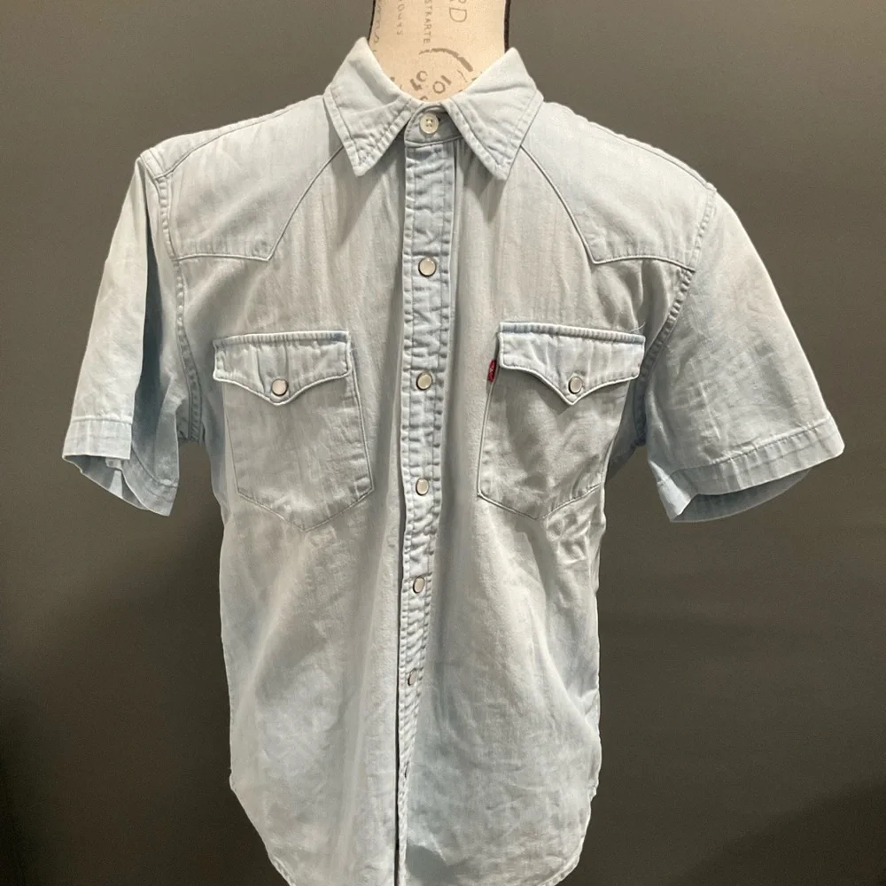 TWO MENS LEVIS 100% COTTON SHIRTS‎